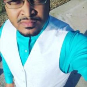 Meet your Posher, Dee